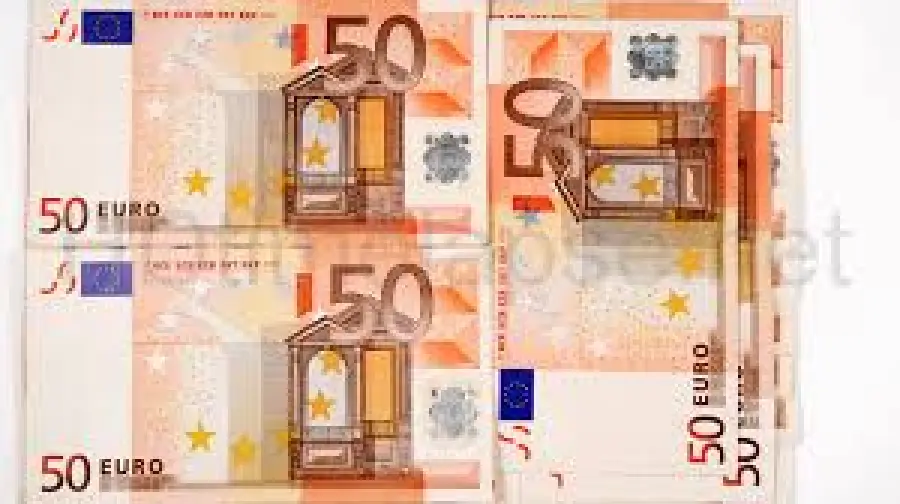 Cambio euro dollaro 2017, poche luci e molte ombre per la moneta unica
