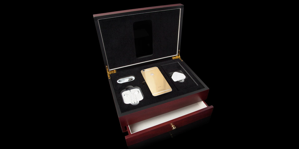 SMARTPHONE PER LE TASCHE DI POCHI :  iPhone Supreme , Gold iPhone6 Diamond Ecstasy e Black Diamond Phone